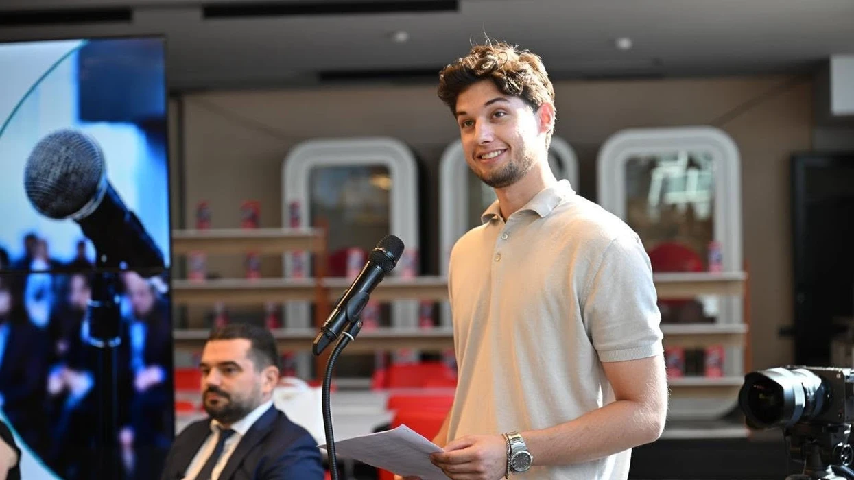 Ademi: Nuk pranojmë zgjidhje gjysmake, kërkojmë zbatim të plotë të ligjit për gjuhët