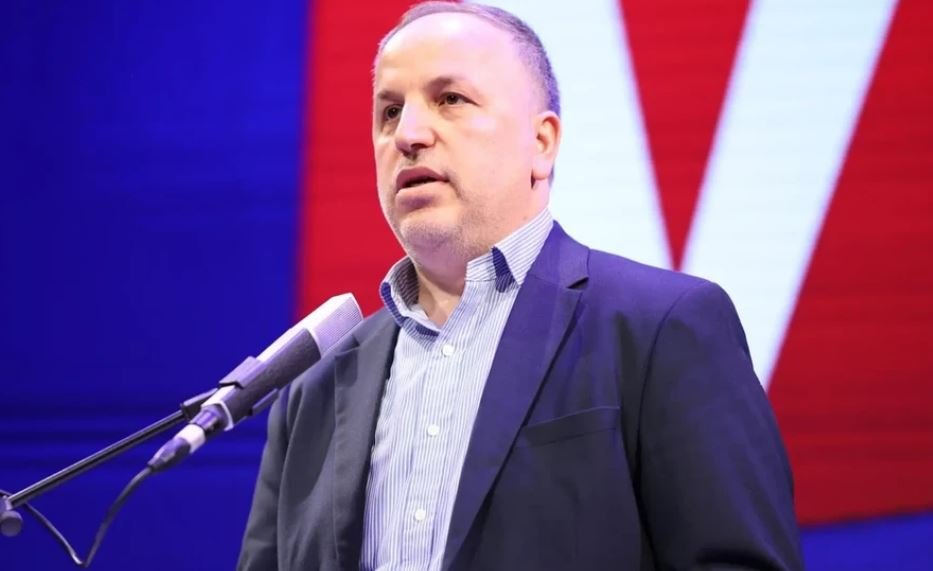 “Po e zgjidhim problemin”, Adnan Azizi jep detaje për provimin e jurisprudencës në shqip