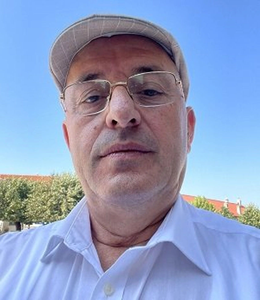 Dy spektakle të njëjta - kush është regjizori?