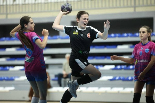 ​Sot zhvillohen ndeshjet vendimtare të Ligës së Pioniereve në hendboll