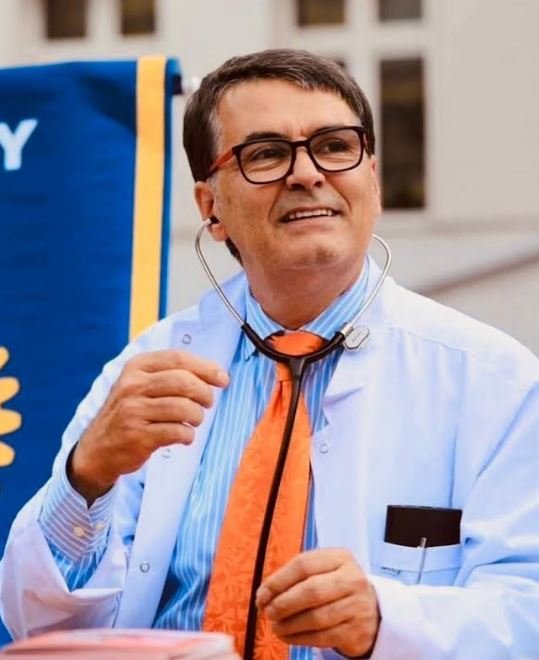 Kur triumfon njerëzorja, profesioni dhe etika
