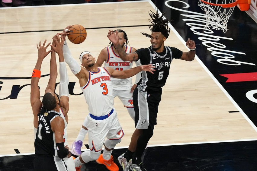 Tifozët e Knicks në New York   festojnë fitoren rikthyese magjike  3 1