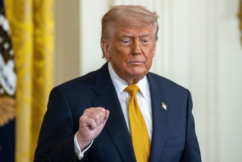 Trump paralajmëron  Sonte do të godasim shumë fort Iranin  do të marrim edhe    