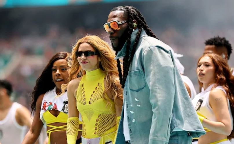 Shakira dhe Burna Boy e nisin festën në Meksikë me “Dai Dai”