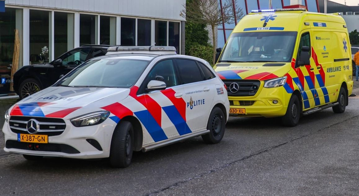 E rëndë në Holandë, makina përplas grupin e fëmijëve që bënin ekskursion shkollor me biçikleta, 3 të vdekur dhe disa të plagosur!