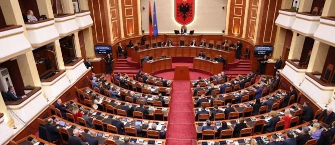 Sot seancë plenare në Kuvend, 6 interpelanca në rend dite, mes tyre edhe me kryeministrin