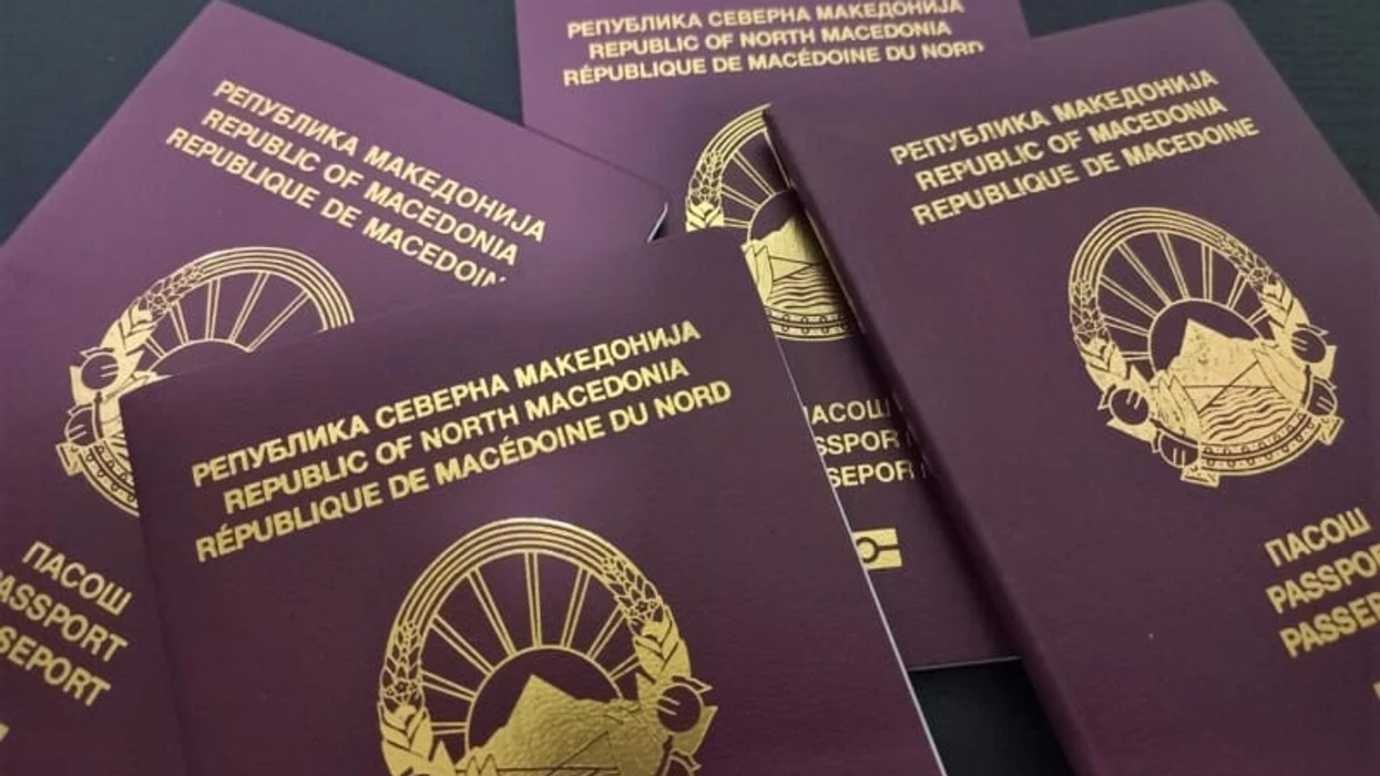 Në pesë vitet e fundit qytetarët kanë paguar 73 milion euro për dokumentet personale