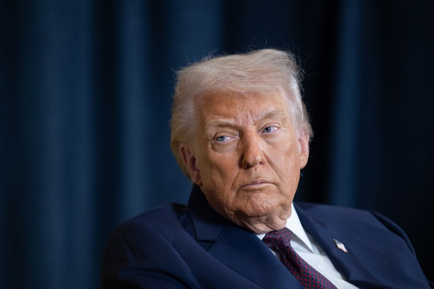 rekord-ne-shba-22-mjeke-kontrollojne-trump-ne-check-up-shtepia-e-bardhe-presidenti-ne-gjendje-te-shkelqyer