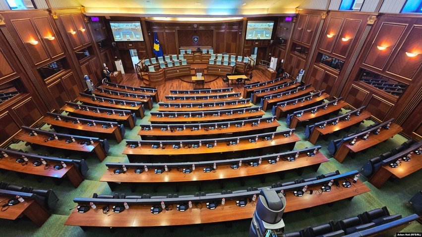 Rezultatet e deritanishme - LVV siguron 49 ulëse në Kuvend, PDK e dyta me 24 – si pritet të jetë ndarja e mandateve?
