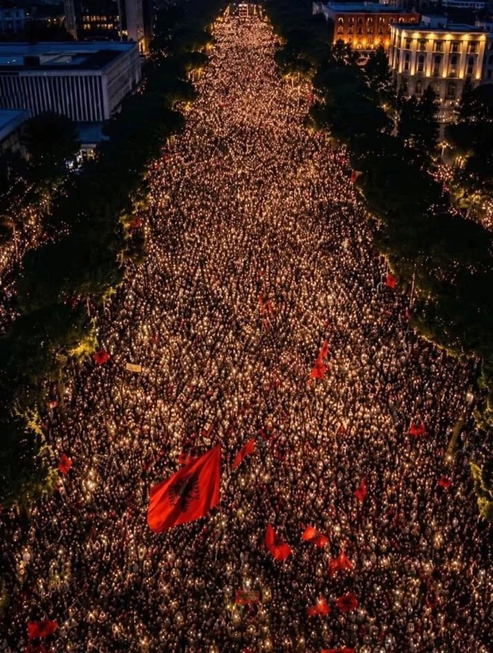 Këshilli i Ambasadorëve vlerëson protestat e mijëra qytetarëve