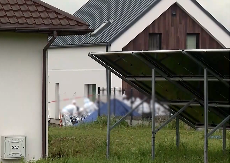 Gjenden mbetje njerëzore në një fshat polak, vlerësohet se ka mbi 30 trupa