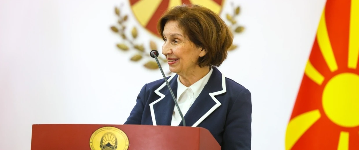 Siljanovska-Davkova: Mosmarrëveshjet historike janë humbje kohe, Maqedonia të bëhet pjesë e BE-së përmes realizimit të reformave