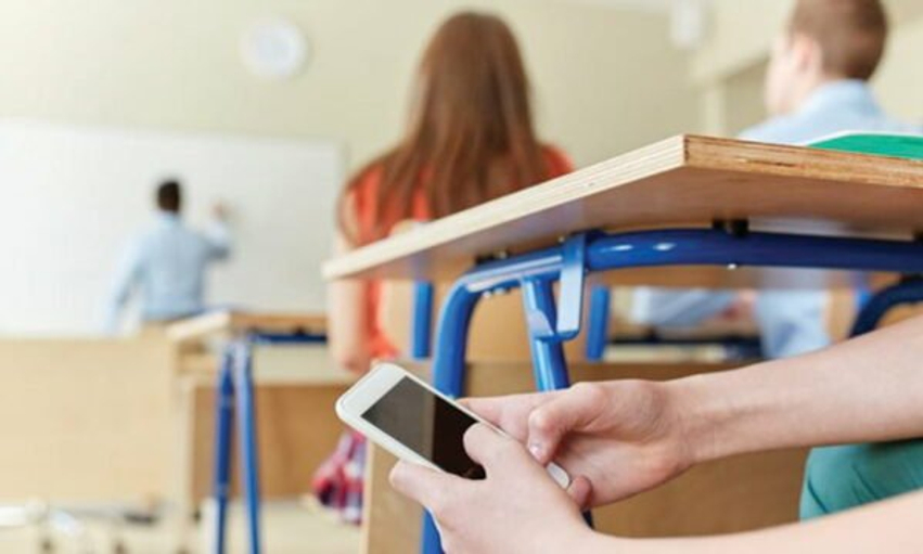   Për matematikë e shkencat ekzakte    Përdorimi i inteligjencës artificiale nga nxënësit  ekspertët kërkojnë mekanizëm kontrolli