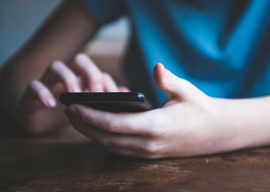 Kanadaja, rregulla të reja për përdorimin e rrjeteve sociale nga fëmijët