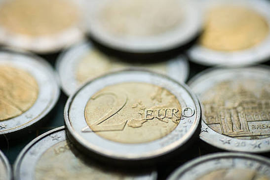 Dyshime për falsifikim parash në Prishtinë, sekuestrohen mbi 200 monedha