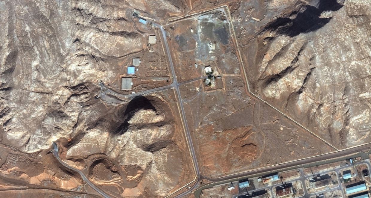 Irani mbyll objektet e uraniumit të pasuruar dhe hyrjet e minierave mes frikës së një operacioni amerikan