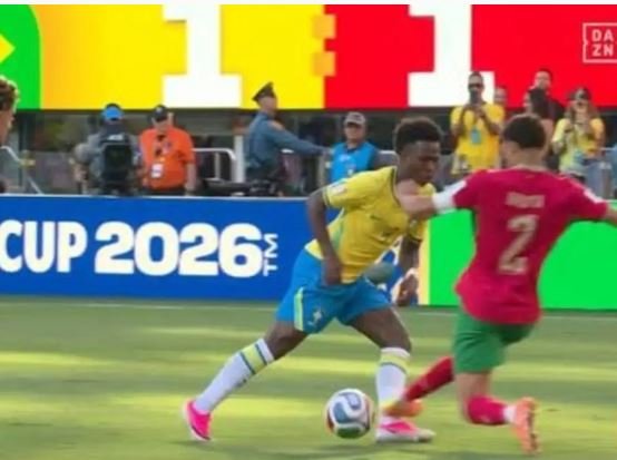 Arbitri mbajti me “hatër” Marokun? Ibrahimoviç reagon
