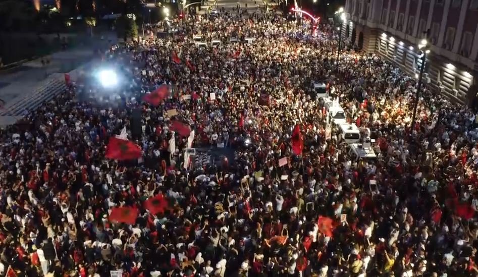 Dosti ‘shpërthen’: Rama i ‘trembur e i tmerruar’ po fyen protestuesit, por…!