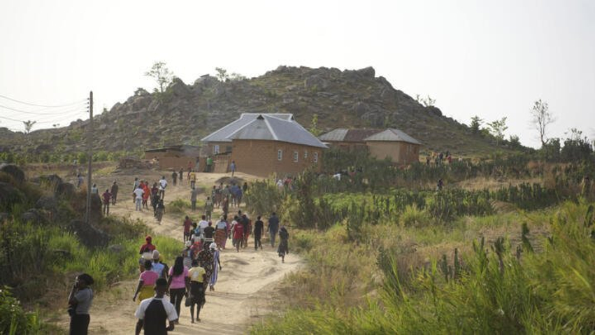 masaker-ne-nigeri-17-fermere-vriten-gjate-punes-ne-ara-nga-nje-sulm-i-armatosur