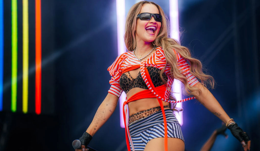 Rita Ora zbulon datat e turneut veror 2026, konfirmon koncertin në Ohër 