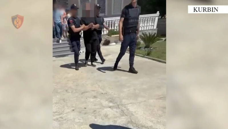 Shërbente si furnizues i heroinës, arrestohet 48-vjeçari në Kurbin. Në banesë i gjenden 144 bimë kanabisi