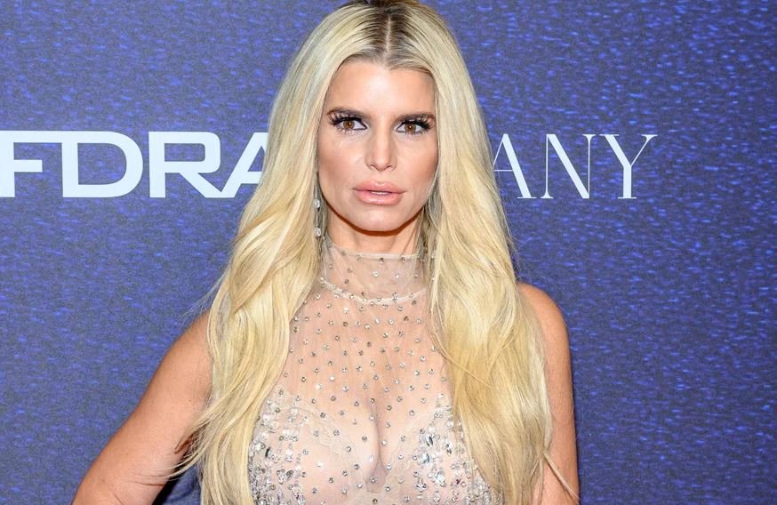 Jessica Simpson tregon çfarë ndodhi pas kontratës së parë