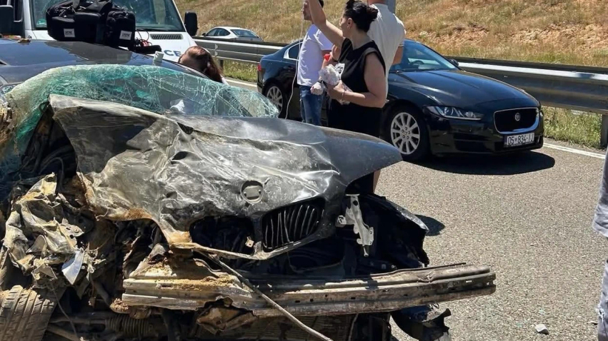 Vdes gruaja e lënduar rëndë në aksidentin në Autostradën  Ibrahim Rugova   bashkëshorti në gjendje të rëndë