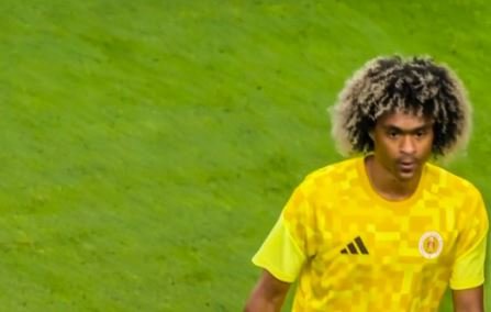 Tahith Chong, i vetmi futbollist i lindur në Curaçao, gati për debutimin historik