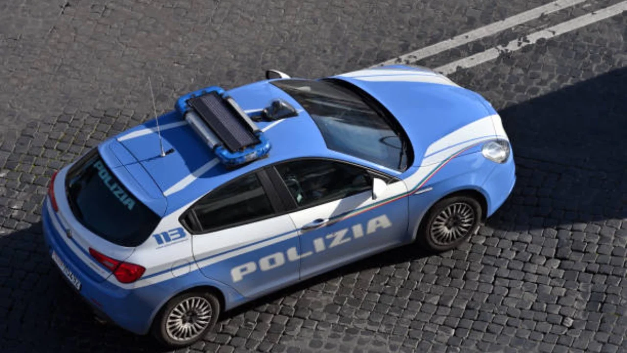 U përpoqën të rindërtonin Partinë Naziste, policia italiane vë në pranga dy persona në Romë