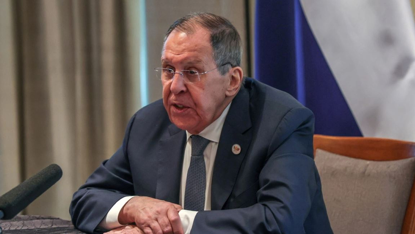 lavrov-rusia-mbetet-e-perkushtuar-ndaj-propozimeve-te-paqes-te-shba-ve-nuk-i-pranojme-ultimatumet-e-evropes