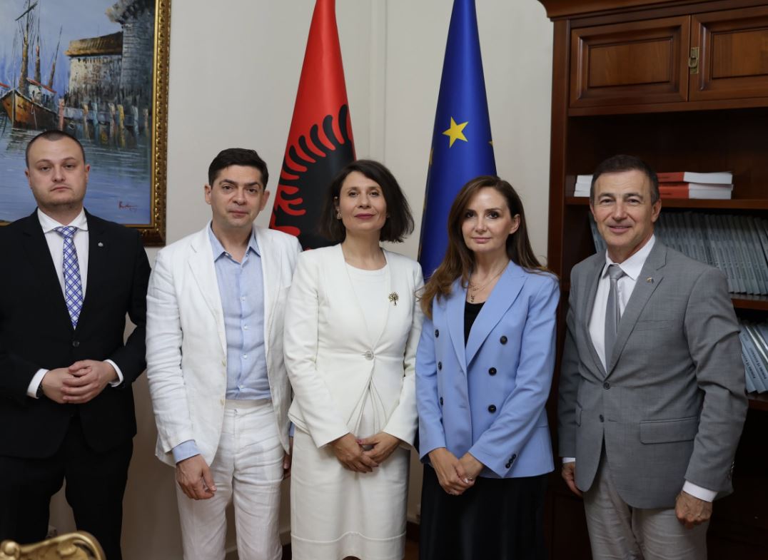 “Protestat pasqyrojnë pakënaqësinë ndaj sistemit”- Tabaku takon raporterin për Shqipërinë Kovatchev