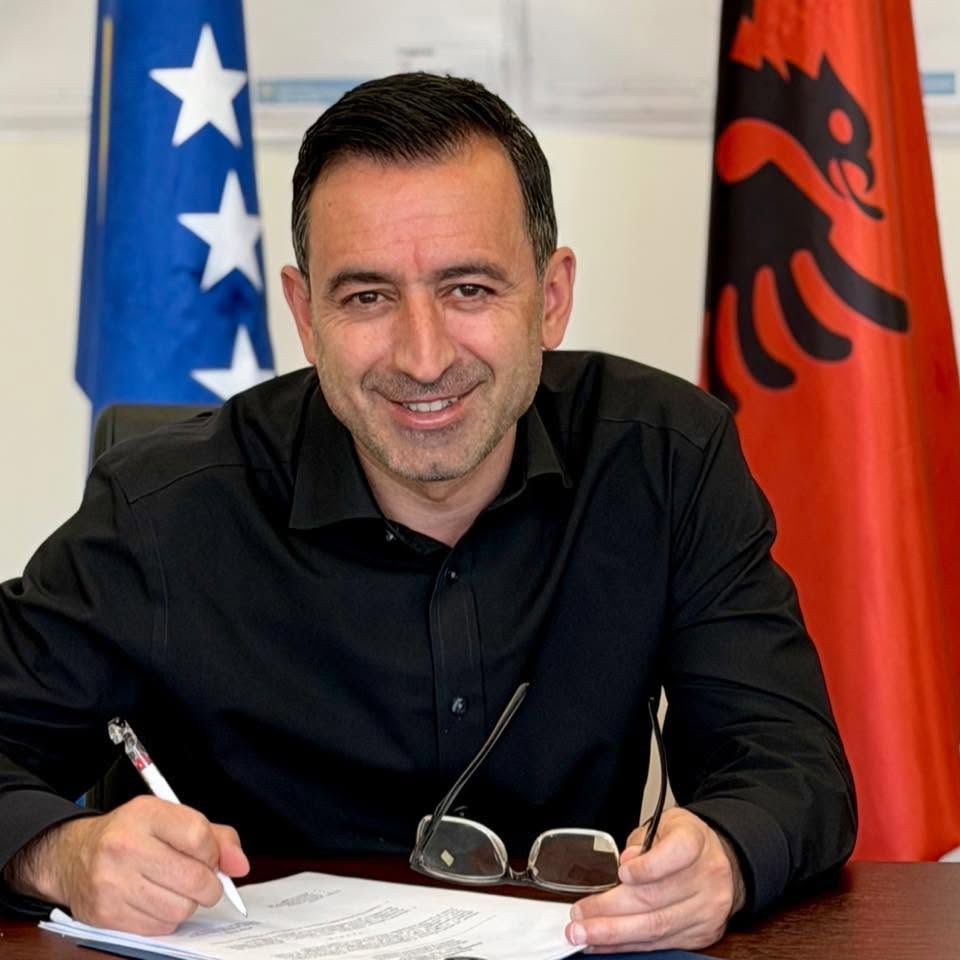 “Nuk do të shkruash më statusa, por letra në burg” – Basha i përgjigjet Ramës