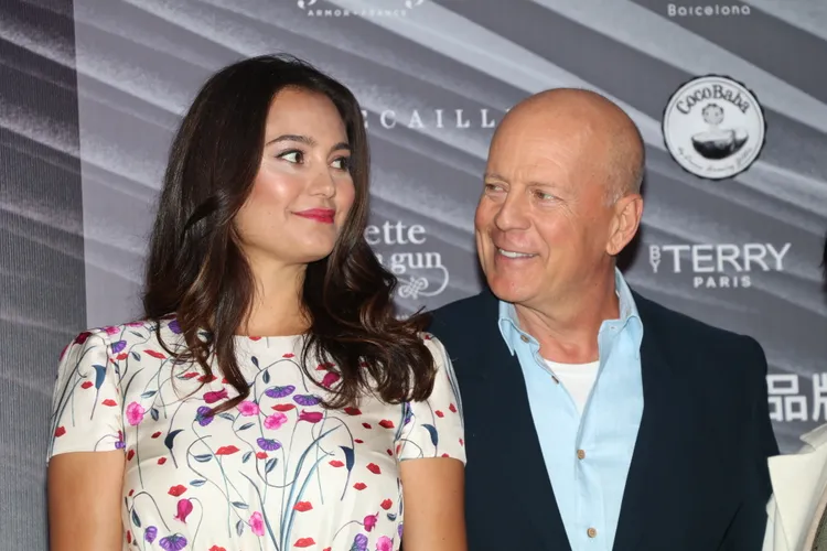 Partnerja e Bruce Willis sqaron një keqkuptim të madh rreth diagnozës së tij, demencës