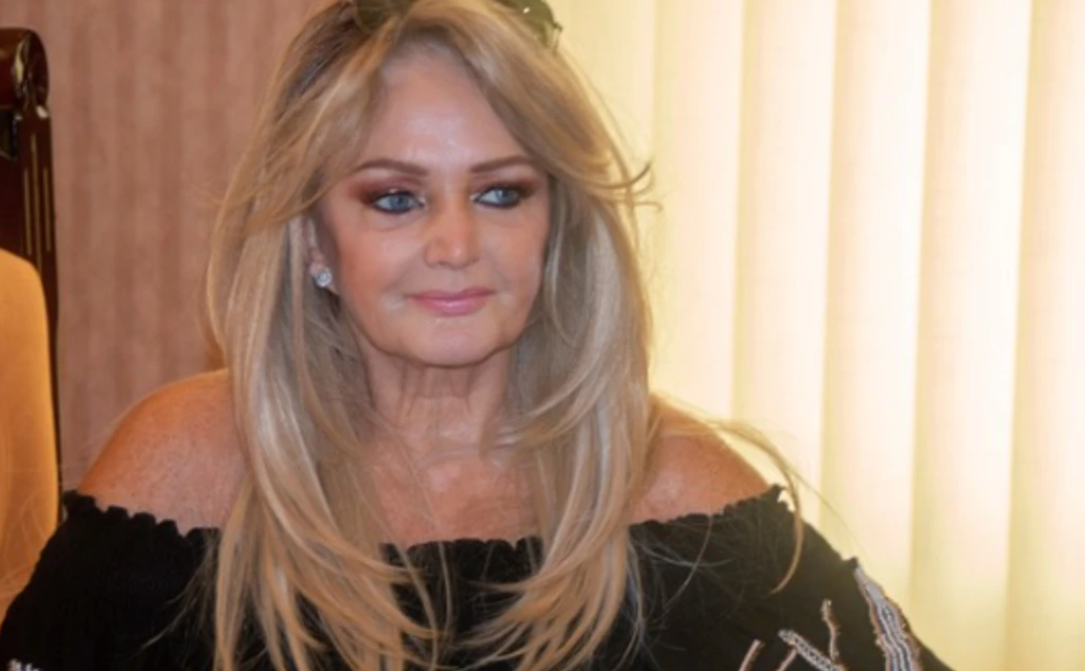 Pas operacionit urgjent dhe arrestit kardiak, Bonnie Tyler zgjohet nga koma
