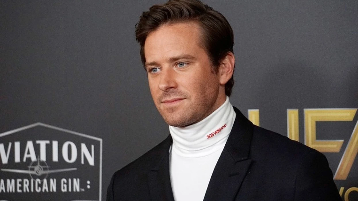 Armie Hammer flet hapur për skandalet që i shkatërruan karrierën