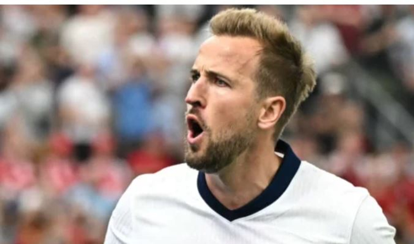 harry-kane-do-te-veshe-fanelle-ndryshe-prej-bashkelojtareve-te-tij-ne-ndeshjen-e-sontme