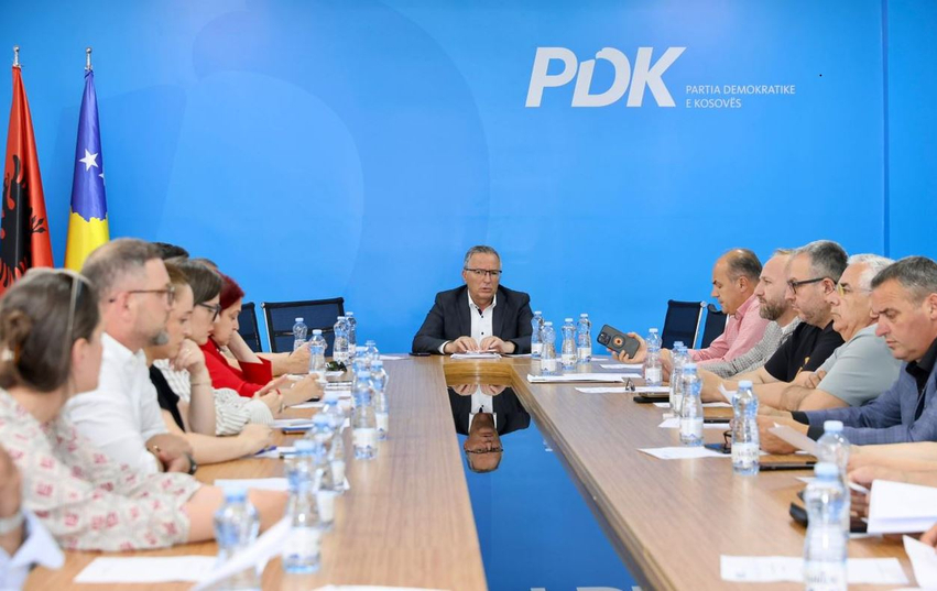 mblidhet-kryesia-e-pdk-se-nisin-pergatitjet-per-procesin-e-brendshem-zgjedhor