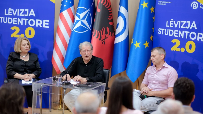Berisha në protestë? Lideri i opozitës: Nuk shkojmë me simbolet e PD, qytetarët janë aty se kërkojnë qeveri teknike
