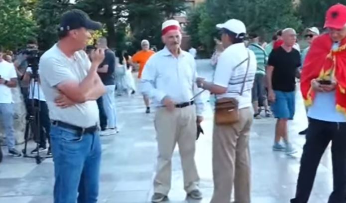 Protesta në ditën e 18, nis grumbullimi i qytetarëve në shesh