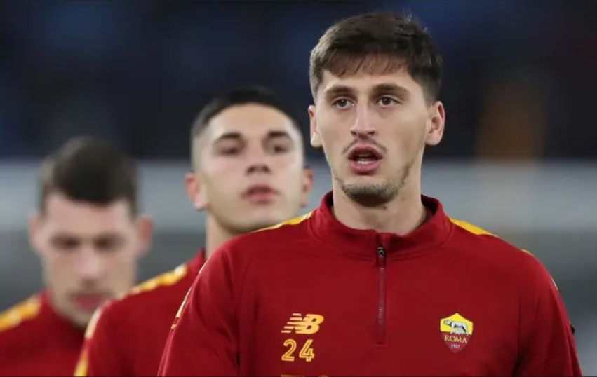 Kumbulla rikthehet në Itali