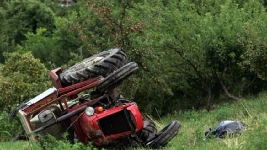 rrokulliset-me-traktor-vdes-nje-burre-ne-kamenice