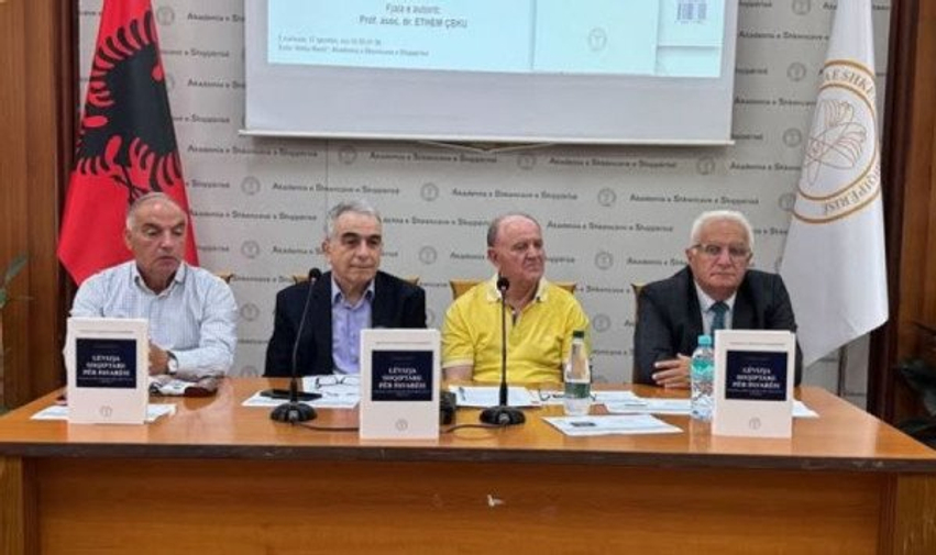 Promovohet në Tiranë libri i ri i Ethem Çekut  vlerësohet kontribut i veçantë për historiografinë shqiptare