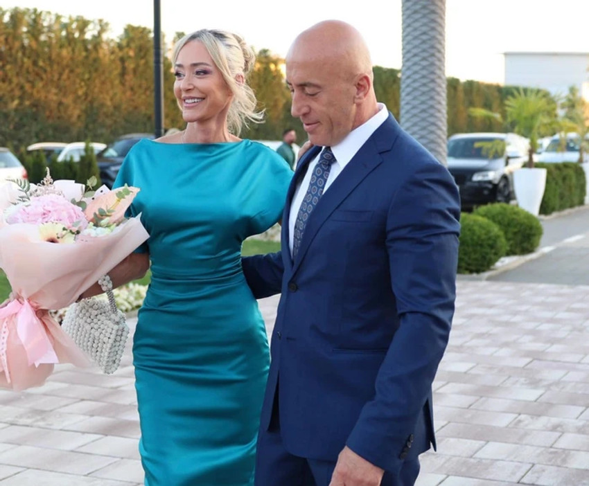 Shkurte Fejza marton vajzën, Agnesa kurorëzon dashurinë 2 Image