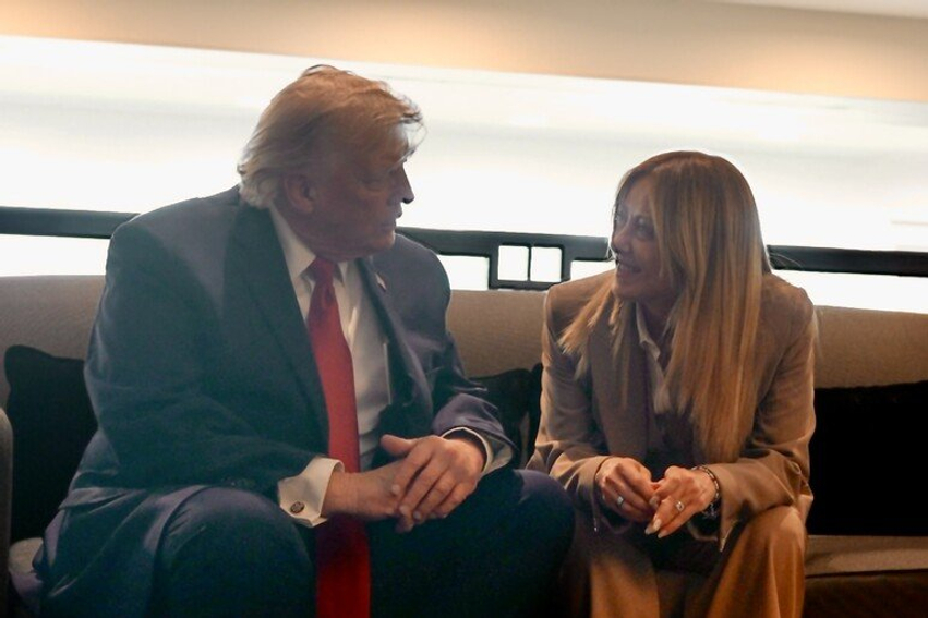 Trump tha se i bëri qejfin me fotografinë e përbashkët  reagon Meloni