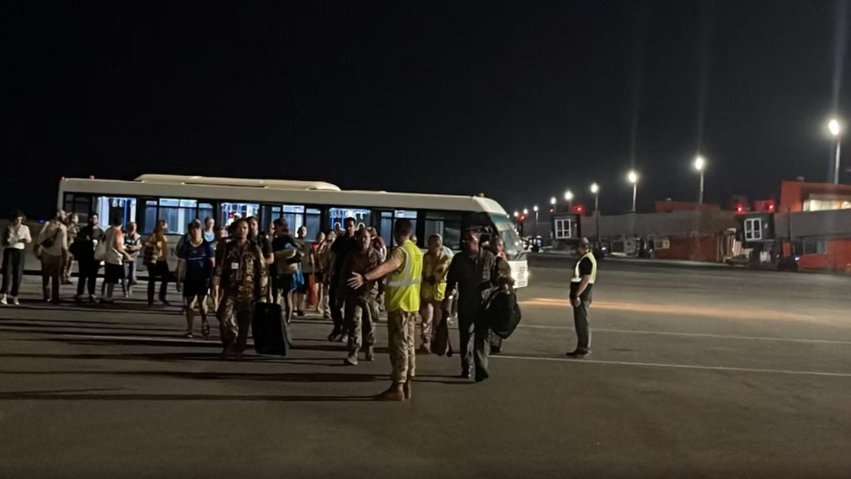 Sulmohet aeroporti i Niamey t në Nigeri  13 të vdekur  mes tyre 11 ushtarë dhe 2 civilë