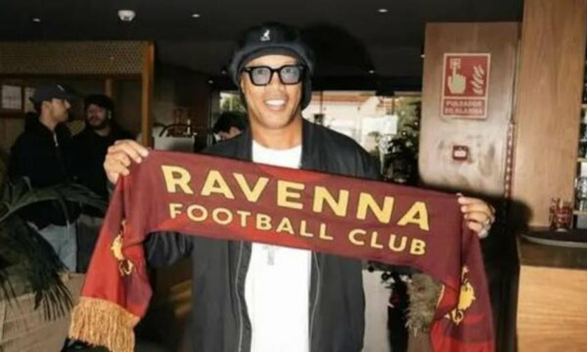 Ronaldinho rikthehet në skenë
