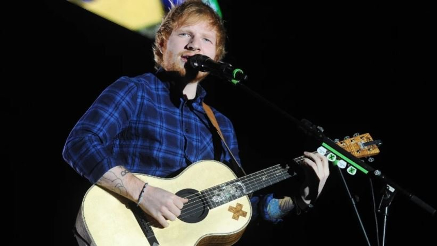 ed-sheeran-njofton-terheqjen-nga-muzika-dua-te-behem-baba-per-nje-kohe