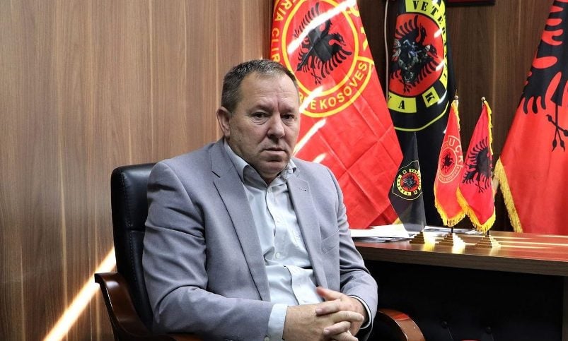 “Hysni Gucati dhe gjenialiteti i të punuarit pa shkuar në punë”