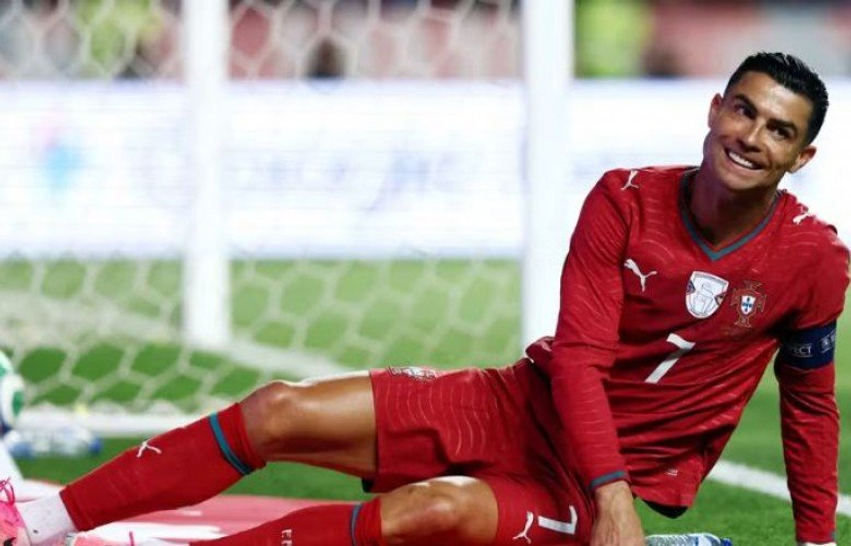 Alves del në mbrojtje të Ronaldos