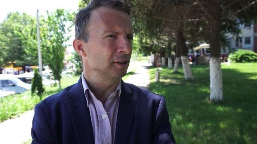 Shpërthim pakënaqësish në LDK, analisti zbërthen prapaskenat e debatit të brendshëm – ja çka thotë për Abdixhikun 2 Image